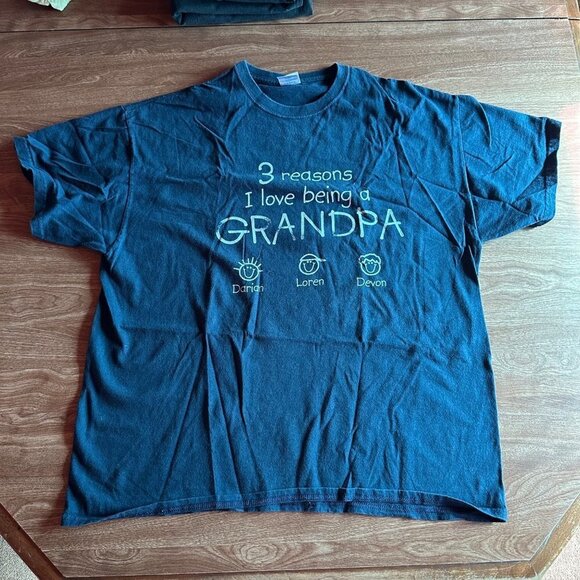 Gildan Grandpa 3 Reasons I love Being a Grandpa Darian Loren Devon Funny T-Shirt - Picture 2 of 13